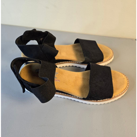 Women's Skechers Black & Tan Memory Foam Sandals Size 6 - Picture 7 of 8